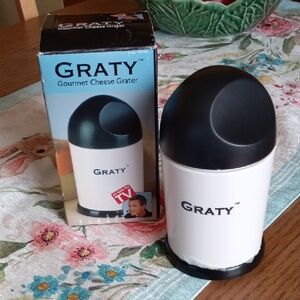 NWT Graty Gourmet Cheese Grater